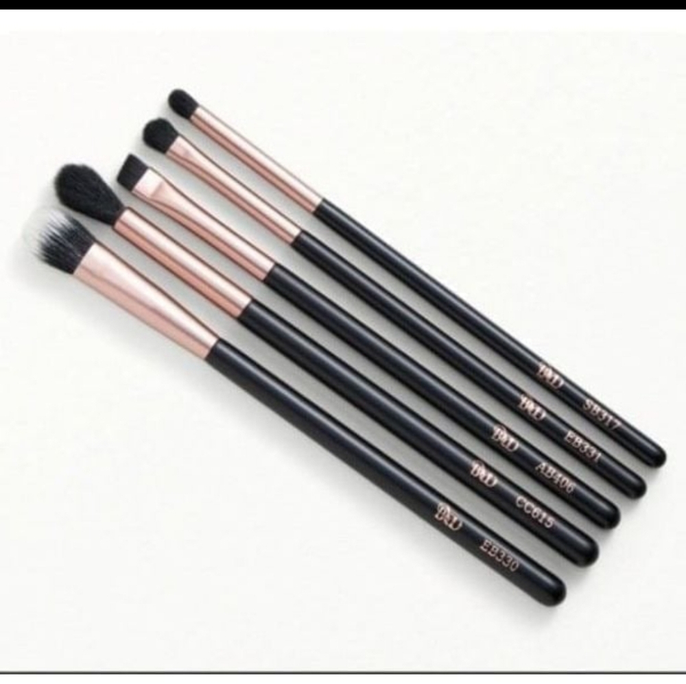 BE YOUR OWN DESIRE 5 PIECE BRUSH SET